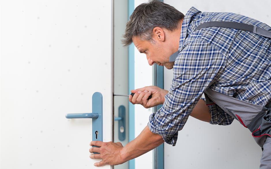 changer serrure porte de garage Maisons-Alfort